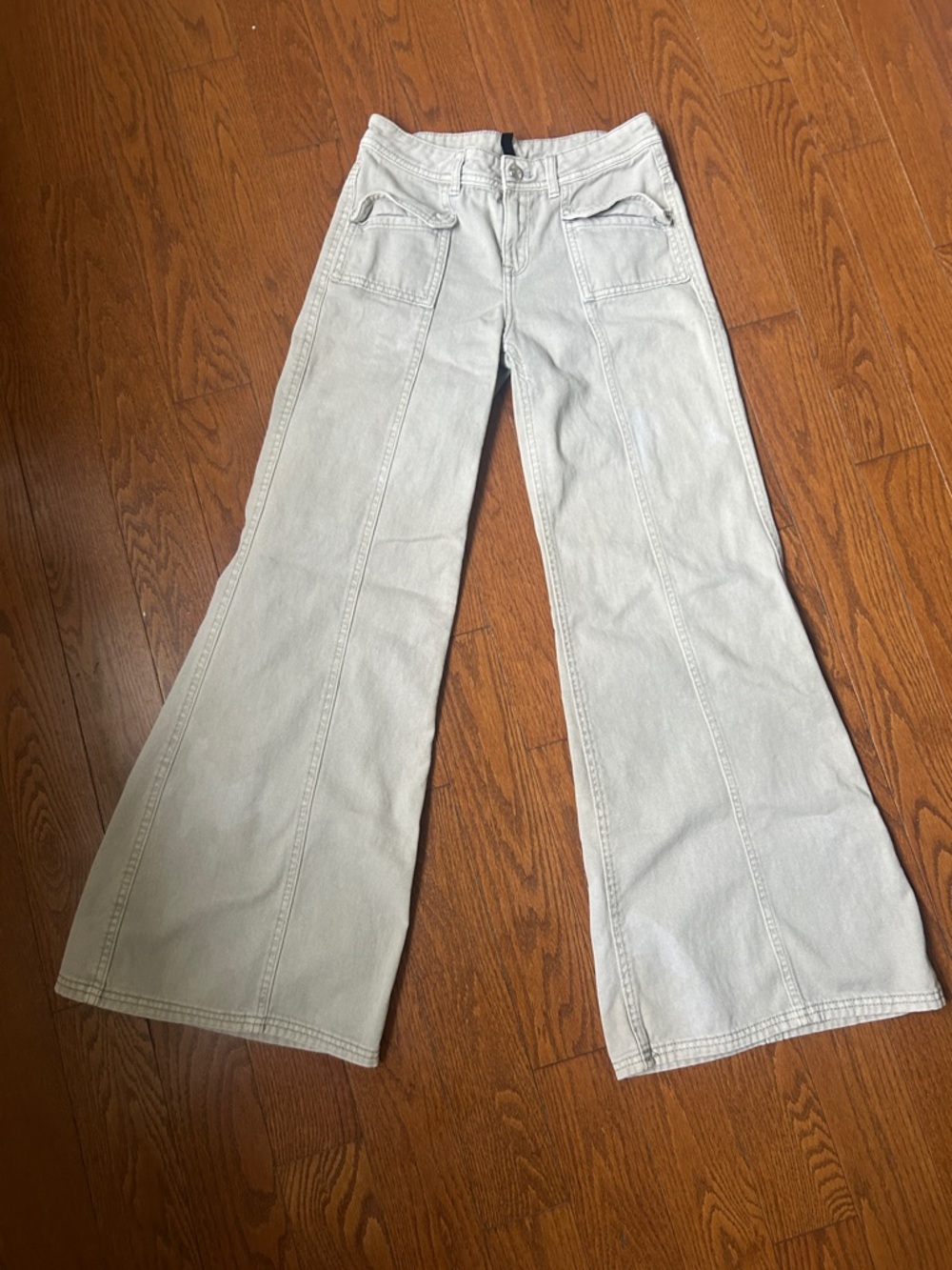Women's Light Gray/tan Wide-Leg Jeans